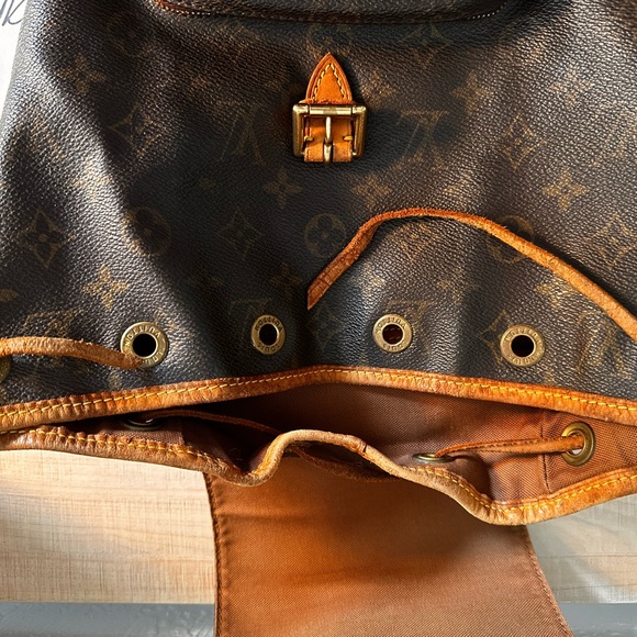 ❌ SOLD ❌ Louis Vuitton montsouris backpack - Picture 6 of 14